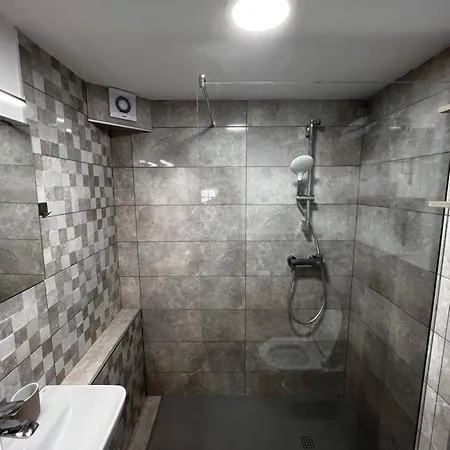 Apartma Ela *