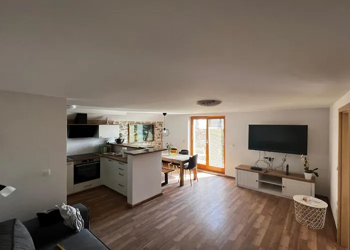 Zemva - Apartma Ela Apartman *